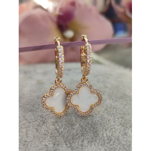 Сережки чотирилисники Сережки чотирилисники