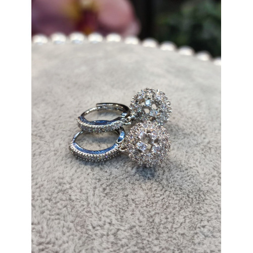 Сережки кульки в цирконах Сережки кульки в цирконах